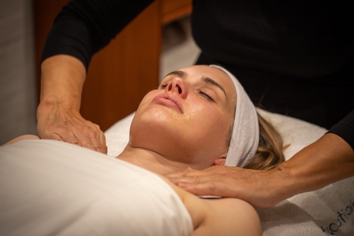 Stimulering af lymfesystemet under japansk lifting hos naturli behandling i Næstved.